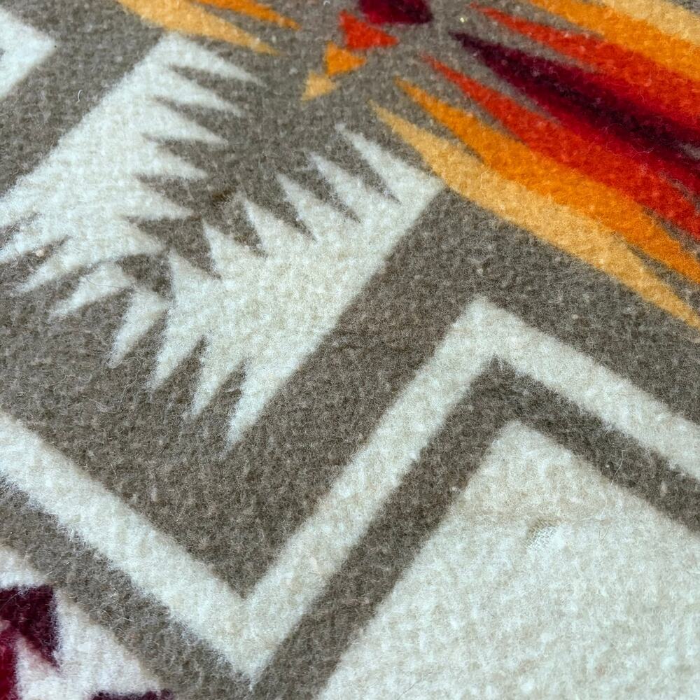 Vintage Pendleton Beaver State Wool Blanket 64" x 75" - Picture 7 of 7